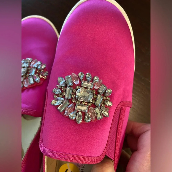Badgley Mischka PINK SATIN Delight Jewel Ornament Slip On Sneakers Women's Sz 5 - Picture 9 of 11